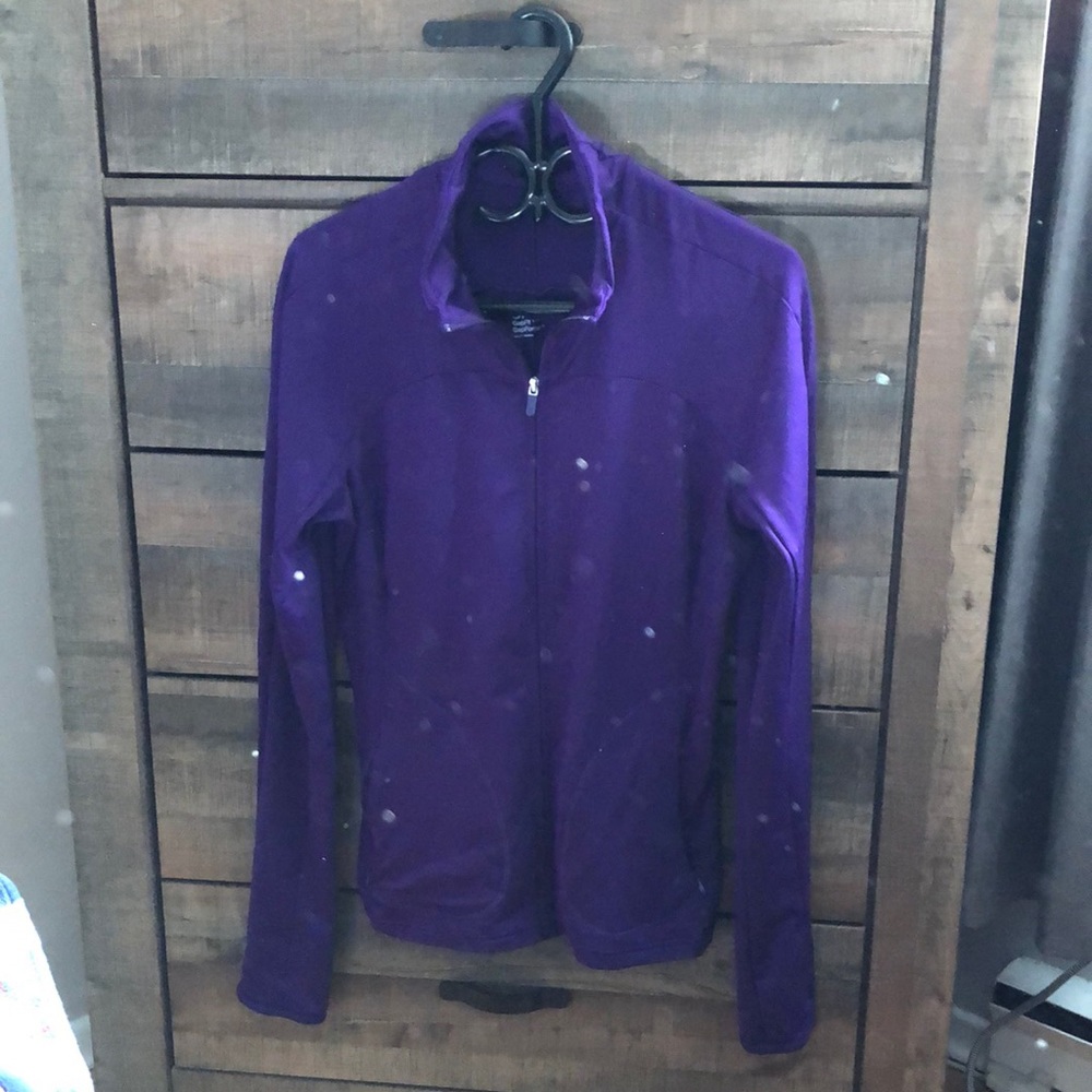 ⭐️EUC Gap Activewear Jacket⭐️